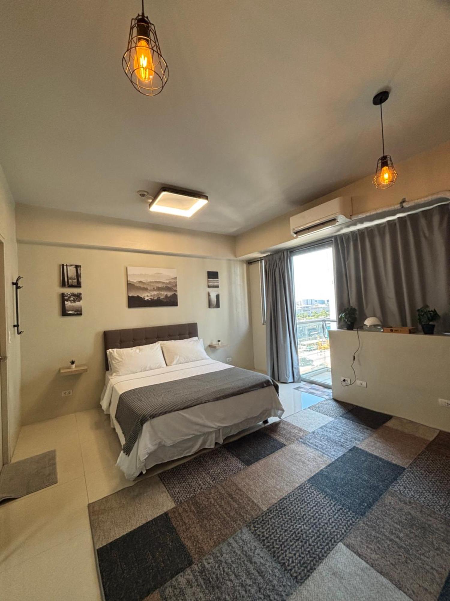 One Palm Tree Villas Short Walk Via Runway Manila Naia T3 Pasay Exterior foto